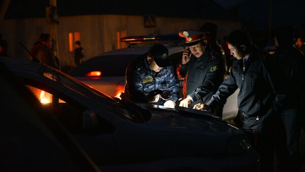 Сотрудники правоохранительных органов во время поисковых работ. Архивное фото - Sputnik Кыргызстан