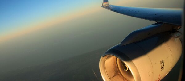 Крыло самолета во время полета. Архивное фото Крыло самолета во время полета. Архивное фото - Sputnik Кыргызстан