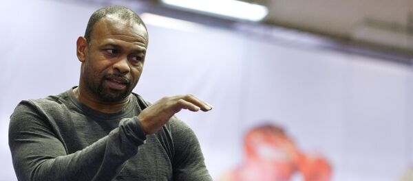 Рой Джонс-младший. Архивное фото Рой Джонс-младший. Архивное фото - Sputnik Кыргызстан