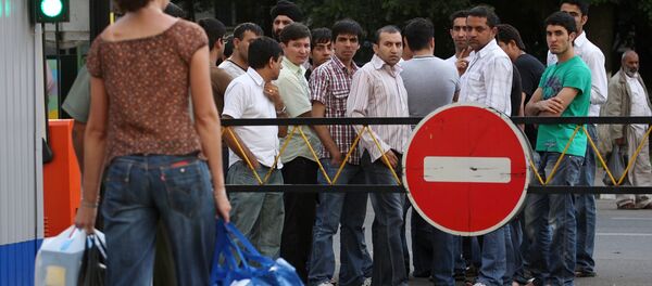 Архивное фото мигрантов в России - Sputnik Кыргызстан