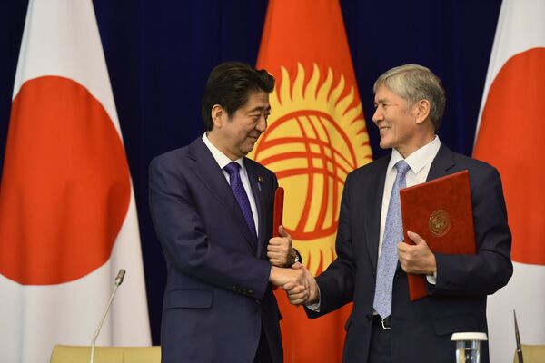 Япония помогла Кыргызстану обновить парк сельхозтехники, выделив 1,5 миллиона долларов на грантовой основе - Sputnik Кыргызстан