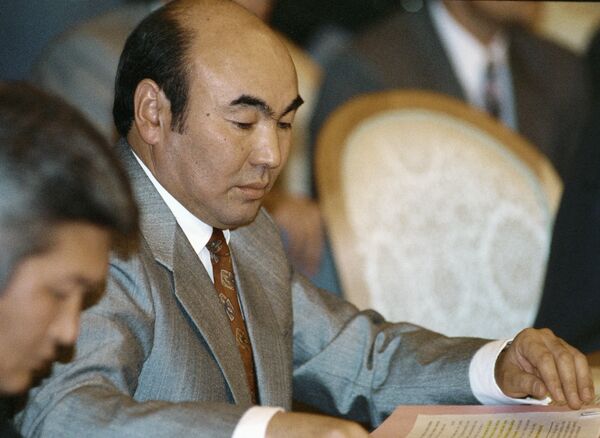 Президент Аскар Акаев. 6 июля 1992 года - Sputnik Кыргызстан