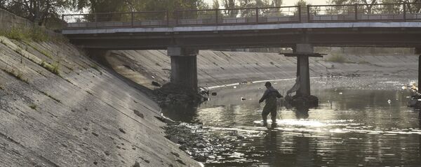 Чоң Чүй каналындагы көпүрө. Архив Чоң Чүй каналындагы көпүрө. Архив - Sputnik Кыргызстан