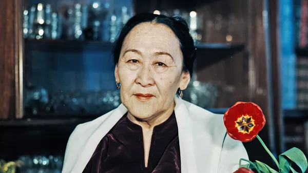 Кыргыз театр өнөрүндөгү кайталангыс таланты Даркүл Күйүкова. Архив - Sputnik Кыргызстан