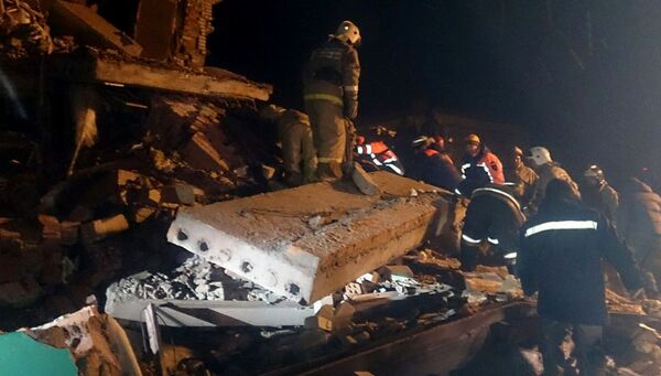На месте взрыва газа в доме в поселке Корфовский в Хабаровском крае. - Sputnik Кыргызстан