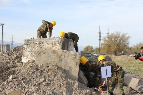 Землетрясение силой 8,5 балла: госорганы проводят учения - Sputnik Кыргызстан