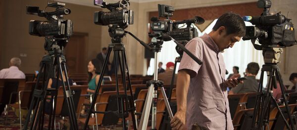 Оператор телевидения. Архивное фото - Sputnik Кыргызстан