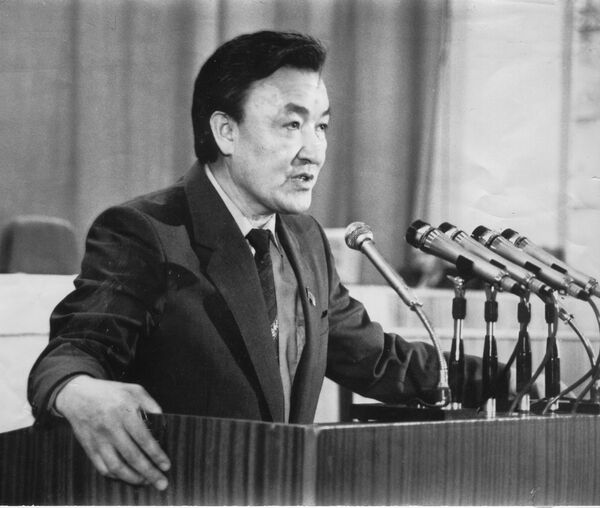 Первый премьер-министр Насирдин Исанов - Sputnik Кыргызстан