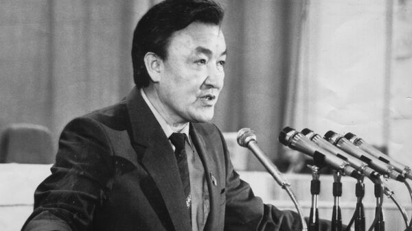 Первый премьер-министр КР, доктор экономических наук Насирдин Исанов. Архивное фото - Sputnik Кыргызстан