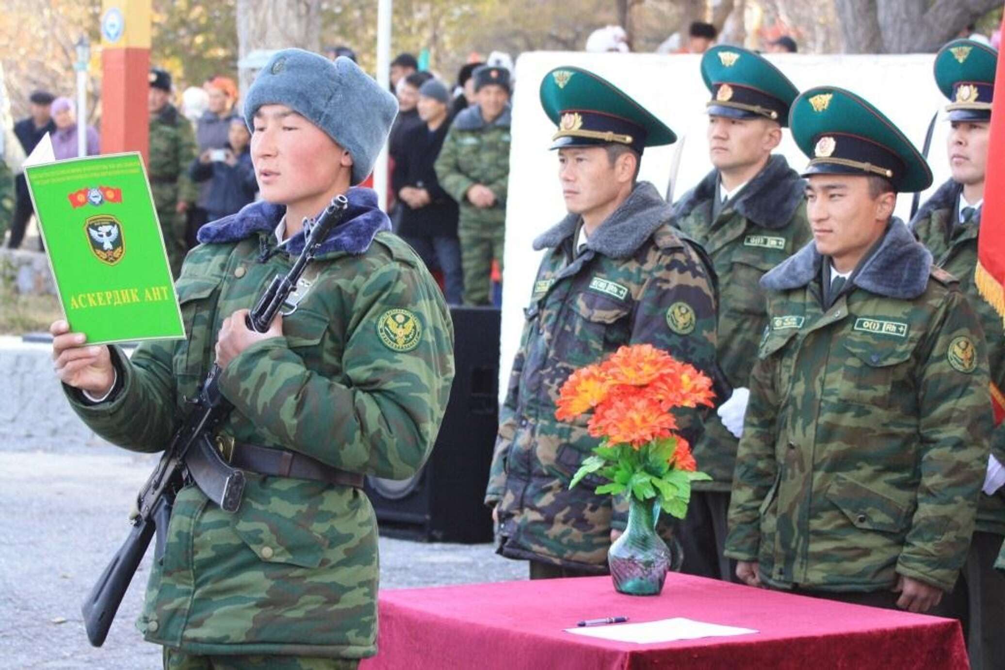 Пограничный кыргызстана. Погран войска Кыргызской Республики. Форма пограничника. Пограничники Кыргызстана.