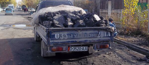 Продажа угля. Архивное фото - Sputnik Кыргызстан