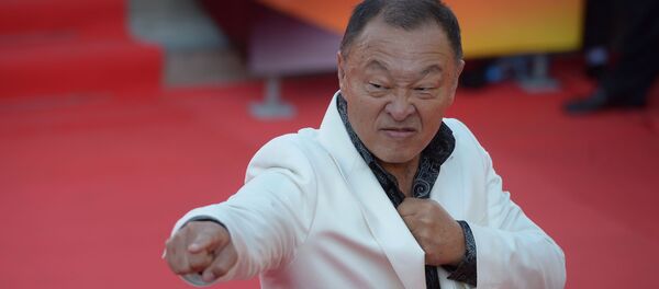 Американский актер Кэри-Хироюки Тагава. Архивное фото Американский актер Кэри-Хироюки Тагава. Архивное фото - Sputnik Кыргызстан