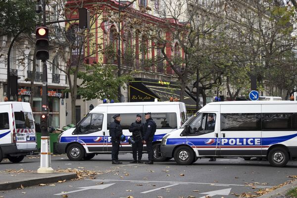 Ситуация в Париже после серии терактов - Sputnik Кыргызстан