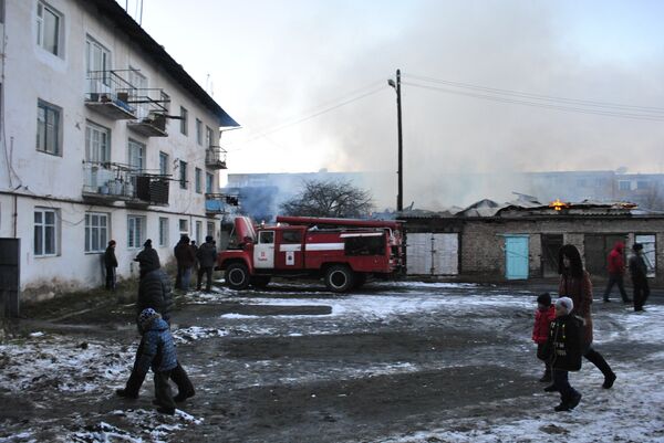 Пожарная машина на месте ЧП в Караколе - Sputnik Кыргызстан
