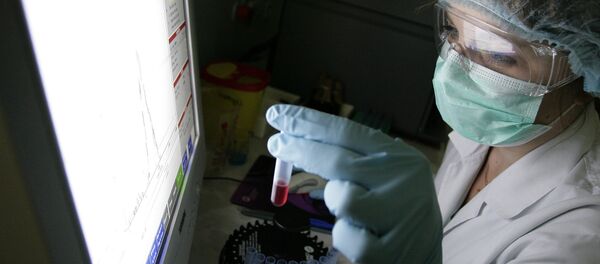 Сотрудник вирусологической лаборатории. Архивное фото - Sputnik Кыргызстан