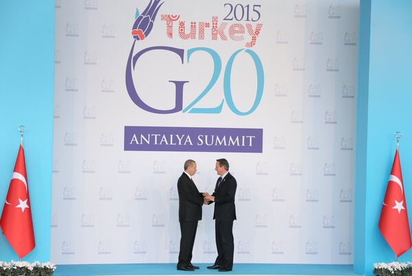 Президент Турции Тайип Эрдоган и премьер-министр Великобритании Дэвид Кэмерон на открытии саммита (G20). Архивное фото - Sputnik Кыргызстан