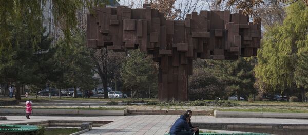 Вопрос мэрии: когда будет восстановлен памятник Эл Куту? - Sputnik Кыргызстан