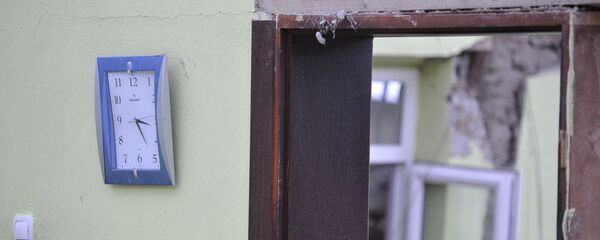 Разрушенный землетрясением дом. Архивное фото - Sputnik Кыргызстан