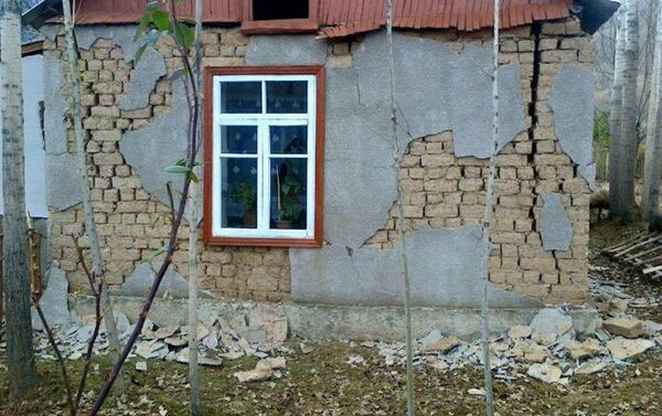 Ночью на юге Кыргызстана произошло два землетрясения. Днем толчки повторились. - Sputnik Кыргызстан