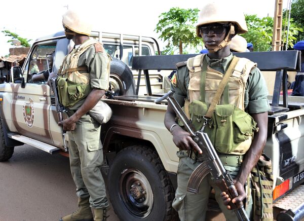 Вооруженные солдаты в столице Мали Бамако. Архивное фото - Sputnik Кыргызстан