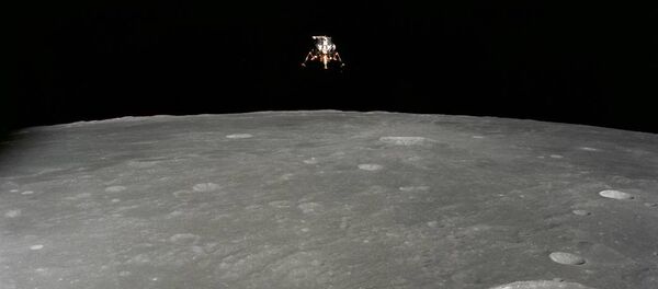 Поверхность луны. Архивное фото Поверхность луны. Архивное фото - Sputnik Кыргызстан