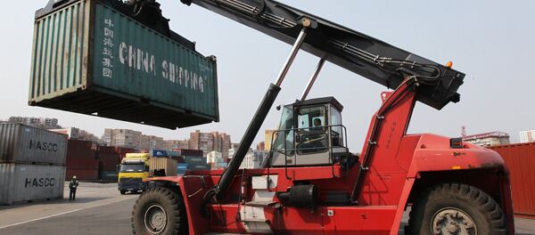 Погрузка контейнеров. Архивное фото - Sputnik Кыргызстан