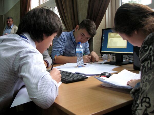 В бишкекской школе №12 запущен цикл STEM игр Орбита. - Sputnik Кыргызстан
