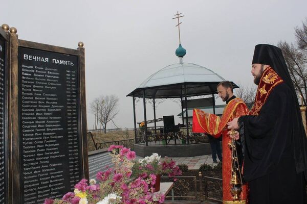 На открытии православной часовни в Узгене - Sputnik Кыргызстан