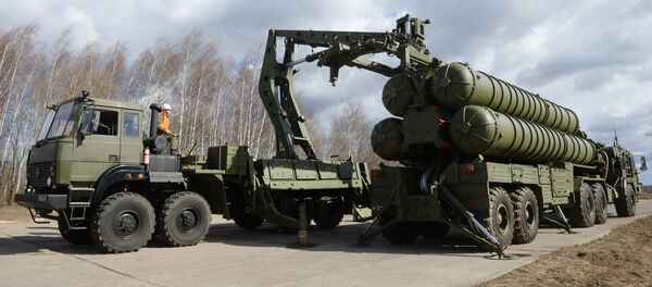 Зенитный ракетный комплекс (ЗРК) Триумф С-400. Архивное фото - Sputnik Кыргызстан