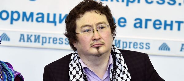 Известный теолог Кадыр Маликов на пресс-конференции. Архивное фото - Sputnik Кыргызстан