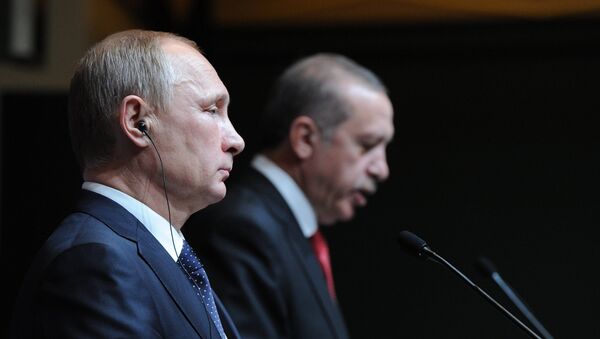 Президент России Владимир Путин (слева) и президент Турецкой республики Реджеп Тайип Эрдоган. Архивное фото - Sputnik Кыргызстан