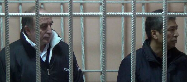 Реакция Нарымбаева и Коркмазова на приговор — кадры из зала суда - Sputnik Кыргызстан