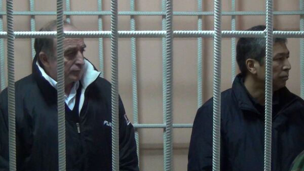 Реакция Нарымбаева и Коркмазова на приговор — кадры из зала суда - Sputnik Кыргызстан