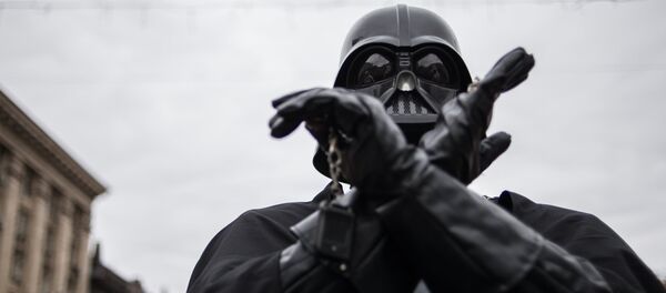 Человек в костюме Дарта Вейдера. Архивное фото - Sputnik Кыргызстан