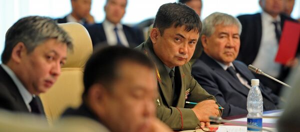 Коргоо министринин мурунку орун басары Таалайбек Өмүралиев. Архив Коргоо министринин мурунку орун басары Таалайбек Өмүралиев. Архив - Sputnik Кыргызстан