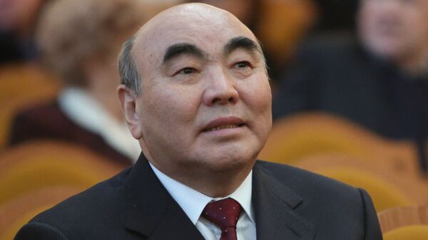 Первый президент Кыргызстана Аскар Акаев. Архивное фото - Sputnik Кыргызстан
