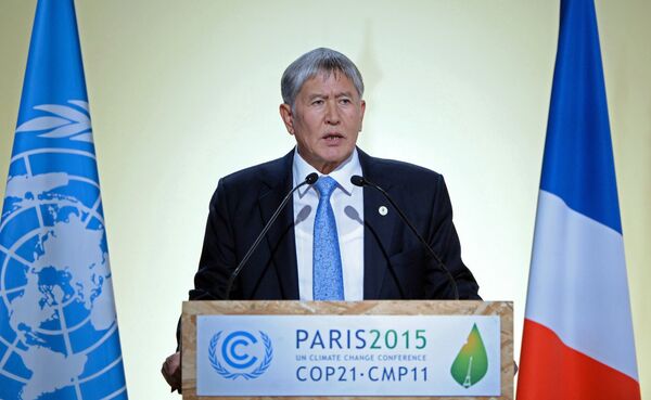 Президент Алмазбек Атамбаев на на церемонии открытия 21-й Конференции Сторон Рамочной Конвенции ООН по изменению климата. - Sputnik Кыргызстан