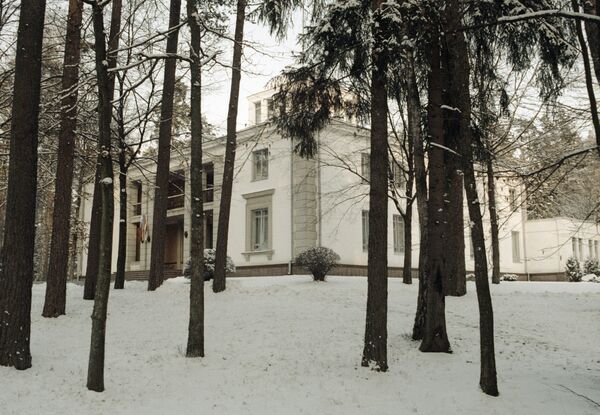 Дом, в котором были подписаны документы о создании СНГ. Беловежская Пуща, Вискули. Архивное фото - Sputnik Кыргызстан