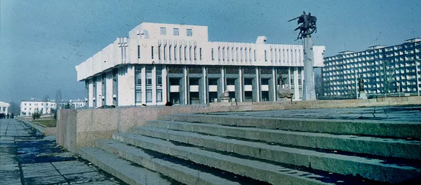 Бишкек тогда и сейчас. Интерактивные фото - Sputnik Кыргызстан