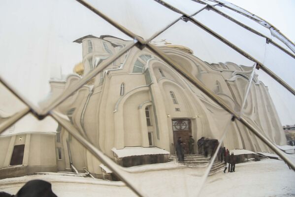 Собор святого равноапостольного великого князя Владимира расположен в столичном микрорайоне Асанбай, 52а - Sputnik Кыргызстан