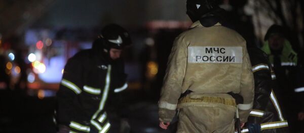 Сотрудники пожарной службы МЧС России. Архивное фото - Sputnik Кыргызстан