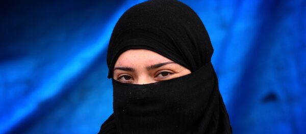 Хидждаб кийген аял. Архив - Sputnik Кыргызстан