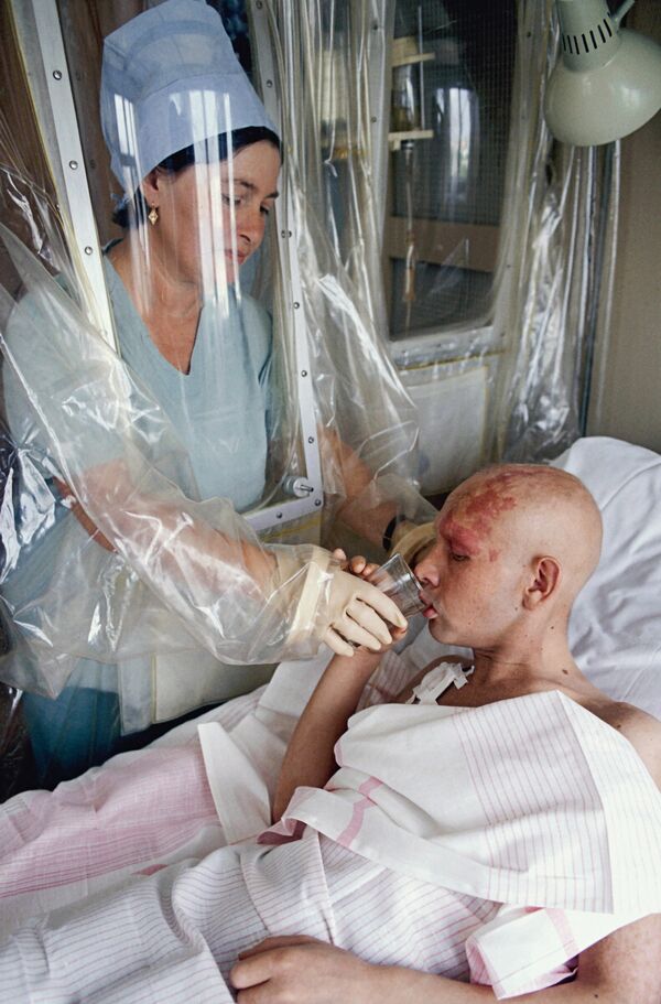 Пациент 6-й Клинической больницы, пострадавший во время аварии на Чернобыльской АЭС - Sputnik Кыргызстан