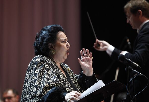 Испанская оперная певица Монсеррат Кабалье во время концерта. Архивное фото - Sputnik Кыргызстан