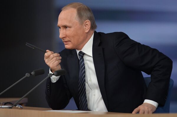 Президент России Владимир Путин на одиннадцатой большой ежегодной пресс-конференции. - Sputnik Кыргызстан