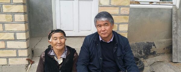 Султан Раев апрасы менен. Архив Султан Раев апрасы менен. Архив - Sputnik Кыргызстан