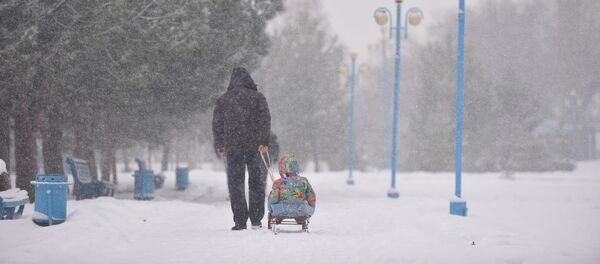 Снегопад в Бишкеке - Sputnik Кыргызстан