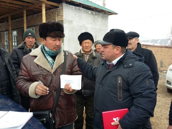 Турецкий национально-культурный центр АНК оказал помощь пострадавшим от землетрясения - Sputnik Кыргызстан