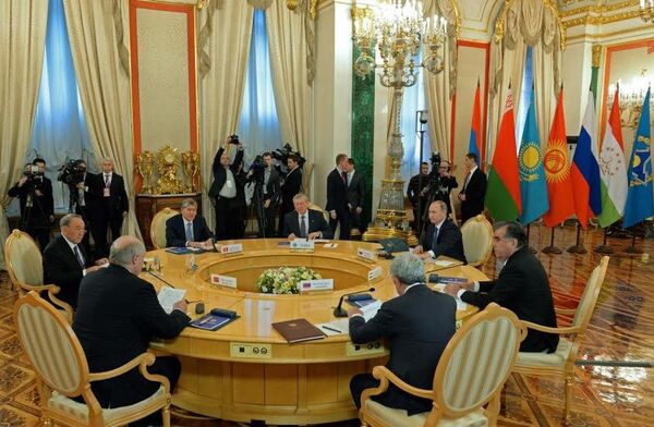 Сессия Совета коллективной безопасности ОДКБ в узком составе - Sputnik Кыргызстан