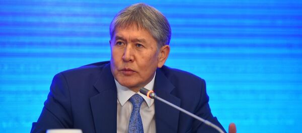Президент КР Алмазбек Атамбаев. - Sputnik Кыргызстан